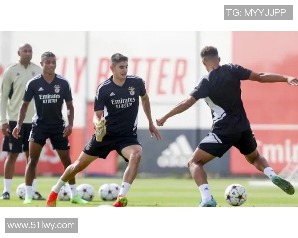 友谊赛平局本菲卡与巴黎圣日耳曼相遇全场精彩瞬间回顾