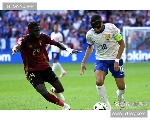 世界杯精彩对决：里昂与热刺战成平局乌龙球引发全场热议