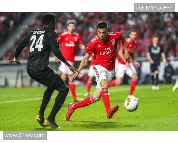 德甲焦点战：本菲卡与曼城激战成平局乌龙球成比赛转折点分析