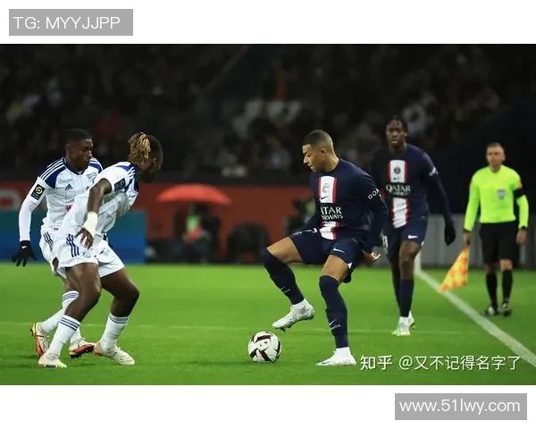 友谊赛精彩回顾AC米兰逆转巴黎圣日耳曼帽子戏法点燃全场激情